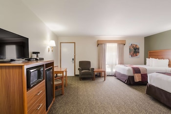 Standard Room, 2 Double Beds, Non Smoking
