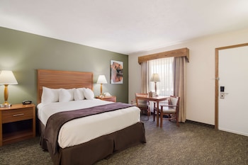 Standard Room, 1 Queen Bed, Accessible, Bathtub