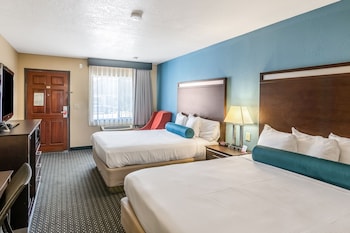 Room, 2 Queen Beds, Accessible Bathtub