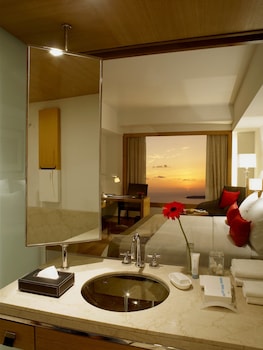 Premier Ocean View Room