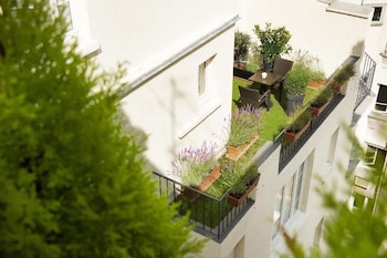 Elegance Terrace Room