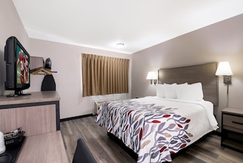Deluxe Room, 1 Queen Bed (Upper Floor, Smaller, Smoke Free)