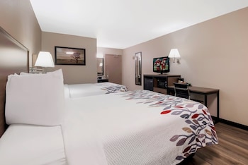 Deluxe Room, 2 Queen Beds (Smoke Free)