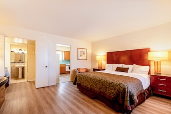 Deluxe Room, 1 King Bed, Non Smoking