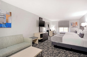 Suite, Multiple Beds, Non Smoking, Jetted Tub