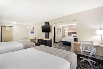 Suite, Multiple Beds, Non Smoking, Jetted Tub