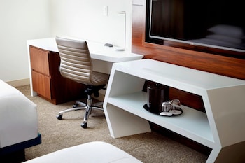Room, 2 Queen Beds (Mobility/Hearing Access, Roll-In Shwr)