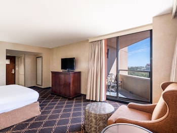 Room, 1 King Bed, Balcony