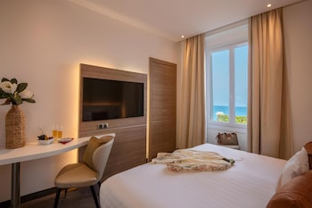 Comfort Room, 1 King Bed, Non Smoking, Sea View (Twin bed on request)