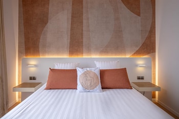 Comfort Room, 1 King Bed, Non Smoking, Sea View (Twin bed on request)