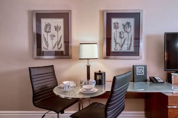 Deluxe Studio, 2 Queen Beds