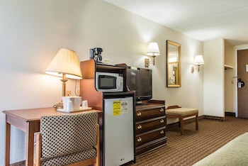 Room, 2 Queen Beds, Accessible, Non Smoking