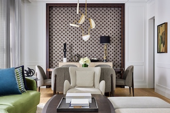 Rosewood Suite