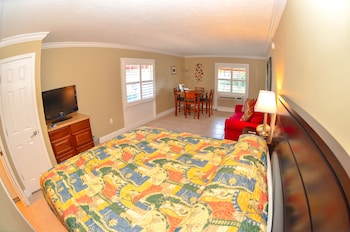 Standard Room, 1 King Bed
