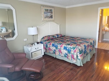 Standard Room, 1 Queen Bed