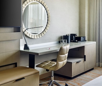 Room, 1 King Bed (Mobility Accessible, Roll-In Shower)