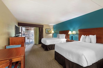 Standard Room, 2 Double Beds, Balcony, Pool View