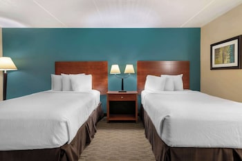 Standard Room, 2 Double Beds, Balcony, Pool View