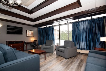 Suite, 1 King Bed, Non Smoking, Kitchenette