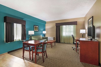 Suite, 1 King Bed, Non Smoking, Kitchenette (Separate Living Room)