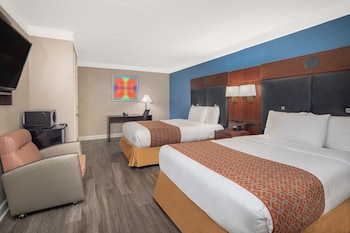 Room, 2 Queen Beds, Accessible Bathtub