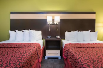 Room, 2 Queen Beds, Non Smoking, Microwave