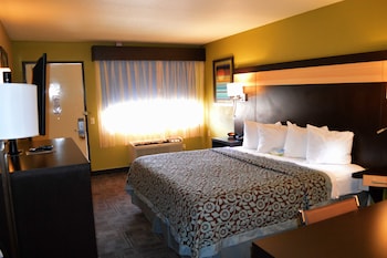 Room, 1 King Bed, Accessible, Non Smoking (Mobility)