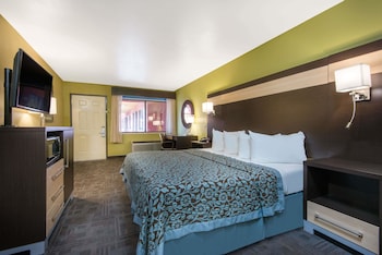 Room, 1 King Bed, Accessible, Non Smoking (Mobility)
