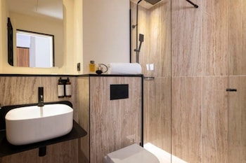 Deluxe Room (with Spa Access)