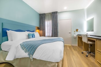 Suite, 1 King Bed with Sofa bed, Accessible, Non Smoking