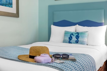 Suite, Multiple Beds, Non Smoking, Pool View