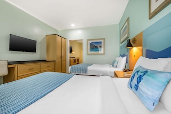Suite, Multiple Beds, Non Smoking, Pool View