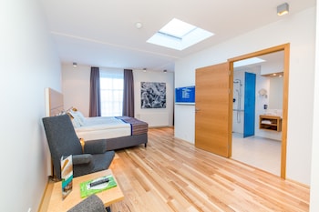 Room (Guest)