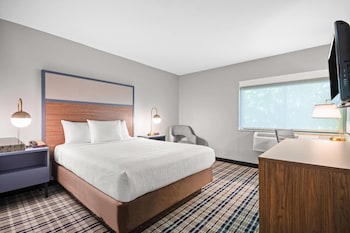 1 Queen Bed, Non-Smoking