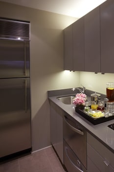 Suite (Lowell)