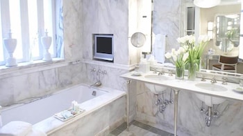 Penthouse, 2 Bedrooms (Suite)
