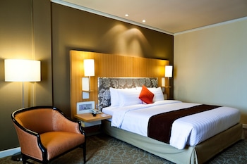 Superior King Room, City view