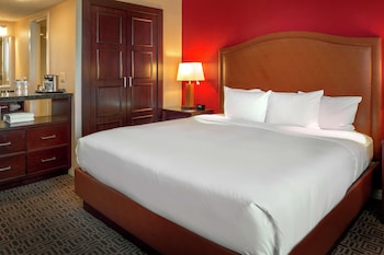 Room, 1 King Bed with Sofa bed (High Floor)