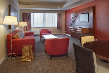 Executive Suite, 1 King Bed with Sofa bed, Non Smoking