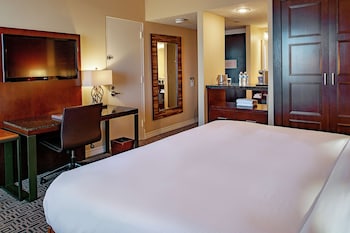 Room, 1 King Bed with Sofa bed (High Floor)