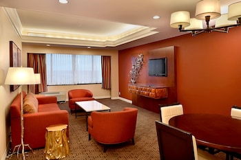 Executive Suite, 1 King Bed with Sofa bed, Non Smoking