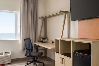 Superior Room, 1 King Bed, Oceanfront