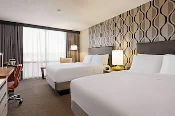 Room, 2 Queen Beds, Non Smoking