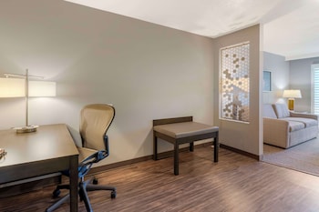 Suite, 2 Queen Beds, Non Smoking, Balcony (Pet Friendly)
