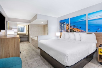 Deluxe Suite, 1 King Bed, Non Smoking (First Floor)