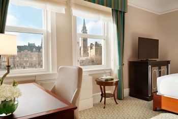 Signature Room,1 King Bed (Parliament or Majors Hill Park View)