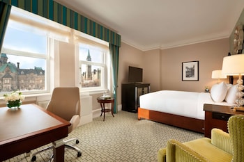 Fairmont Room, 1 Queen Bed, View (Parliament View)