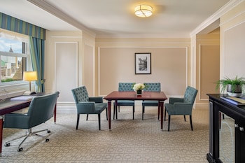 Junior Suite, 1 Queen Bed