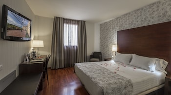 Double Room, 1 Queen Bed