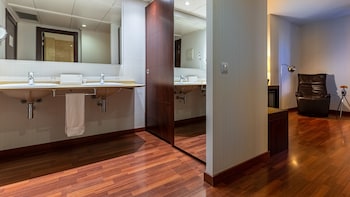 Junior Suite, 1 King Bed